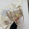 Bolsos de hombro inclinados para mujer Moda casual Bolso para mujer Bolso pequeño Totes Cuero de alta calidad de alta capacidad Gran volumen al por mayor Bolso para teléfono móvil para niña Negro 801