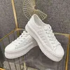 Femmes décontractées Chaussures plates blanches 2022 Spring Summer Street Style Biscuits à fond épais Leisure Sports Femme Foot Wear 220711