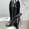 candado de metal cinturón de carácter estrecho sandalias de tacón alto 10.5 cm vestido de lujo de cuero para mujer banquete zapatos de mujer caja original zapato de fábrica de diseñador