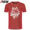 REM Adventure ينتظر إلكتروني تي شيرت السفر، شجرة الصنوبر، الجبال، خيمة الطباعة أعلى جودة القطن الخالص للجنسين 220325