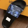 Akvarell rendering brev tofflor lyxdesigner platt icke-halk unisex sandaler sommar mode mäns och kvinnors flip-flops lyxmärke gamla blommor strandskor