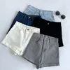 Fashion Casual Blue Denim Shorts Women Sexig hög midjeknappar Fickor Slim Fit Summer Beach Streetwear Jeans 220629