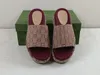 2022 Designer de slides feminino g sandálias masculinas chinelos chinelos de luxo bordado de fundo grosso de bordado de borracha de borracha de borracha