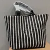 Shopping per il tempo libero la borsa tote per le donne Manuale di moda Lafite grass Weave Tessuti di paglia Borse da spiaggia per le vacanze di grande capacità Borse di design leggero