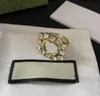 Lyxig Sparkle Rhinestone Designer Halsband Örhängen Girl Crystal Ear Studs Double Letter Diamond Pendant Stud Juwelery Set