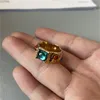 Ниша Mondo Retro Gemstone Inlaid Ring Light Luxury Style Style Gold Insex Finger ins Fashion All-Match Jewelry подарок