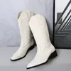 Kobiety w połowie cielęcy zachodnie buty kowboj spiczasty stóp do palenczu wysoko na damskie modne haft haftowy botas mujer 3543 220813