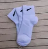 Designer Sports Socks Heren Sokken Wit Zwart Gray Solid Gray Mid-Tube Ademend en Zweet-Zwerende Zomer Katoenparen Tijden Sokken AAA