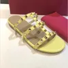 Summer Zapatos Mujer Color Spiked Gladiator Flat Leather Womens Sandaler Slippers Stones Patted Flip Flops Sandal Big Size Designer Lady Shoes 35-41