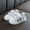 Yeni çocuk ayakkabıları çocuk spor ayakkabılar erkek ayakkabılar pu deri spor beyaz okul ayakkabıları rahat ayakkabı moda yürümeye başlayan bebek spor ayakkabılar g220517