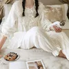 Söt Kvinnor Princess Ruffle Pajama Sats Toppar + Pants.Vintage Lady White Jacquard Cloth Pyjamas Set Victorian Girl's Home Sleepwear 220329