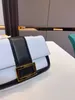 Классические женщины роскошные дизайнерские сумки настоящие кожаные сумочки черные топ -качественные сумки по кроссовым кустам модные пакеты дизайнеры золотой цепь мини -кошелек белые багет