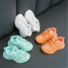 Scarpe da ginnastica casual per bambini Scarpette bianche Scarpe leggere in pelle per bambini Mesh traspirante Ragazzo ragazza Tendenza Stivaletti sportivi alla moda