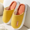 Mulheres Winter Slippers internos de inverno Plataforma Antislip Plataforma de pelúcia quente ladrinhas casas Sapatos de algodão de algodão Men slides J220716