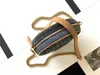 Axelväskor Designer Tvättad Denim Bag Classic Jeans Väskor Kvinnor Lyxig Handväska Kedja Cowboy Crossbody Vinyle V-Shaped Quilted Purse Round Oxford Cross Body