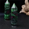 Zielony Ruby w Zoisite Crystal Tower Reiki Leinging Medytacja Chakra Próbka Ręcznie wykonane Points Room Decor Collection Massage Prezent