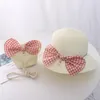 Chapeaux larges chapeaux d'été enfant princesse mignon dessin animé chapeau de paille avec sacs à main sacs 2pcs un ensemble vacances enfants fille bébé arc plaid panama soleil scot22