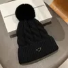 Cappelli a tesa avara da donna Designer Cpas Berretti Capispalla in lana lavorata a maglia Berretto a cuffia caldo Casual Autunno Inverno Fit Cappellini con teschio Taglia libera