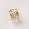 Średnio plisowany złoto -drutowy pierścień serwetka prosta kręta serwetka 2671002