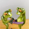 NORTHEUINS Resin Leggy Couple Frog Figurine Modern Creative Wedding Animal Statue for Interior Home Desktop Decor Accessories 220423