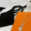 Design disque OT boucle pendentif colliers léger luxe simple haut de gamme clavicule chaîne pendentif avec emballage d'origine