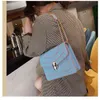 ミニシンプルな小さな正方形のバッグ新しいレジャーレトロチェーン女性の片方の肩ポータブルメッセンジャー財布
