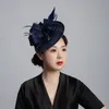 Traan zware weefsel sinamay lus sluier en veer fascinator formele hoed ascot melbourne cupchurch kopstuk 220721