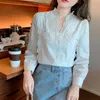 Blouzen voor damesblouses lente elegante v-neck holle out blouse stiksel lange mouw dames shirt modekantoor lady kanten tops blusa femin