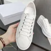 2022 Spring New Low-top Canvas Shoes Simple Comfortable Cute Round Toes Lace-Up Thick Soled Casual Shoe Vintage Women Designer Sneakers Leisure Sports Trainers