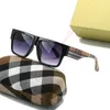 2022 Nya moderna snygga män B Motiv Square Frame Solglasögon Flat Top Square Glass för kvinnor Fashion Vintage Solglas Oculos de Sol Lunette de Soleil