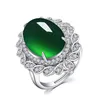 Squisito e alla moda placcato in platino anello di giada verde fantasia palazzo di lusso anello di diaspro di cristallo di calcedonio fiore aperto pieno di diamanti