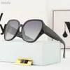 Y5050 Moda clásica Tendencia informal Gafas de sol polarizadas para mujer Super Cool Designer Gafas de sol para vacaciones en la playa Gafas para conducir en automóvil