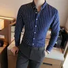 Pas cher Hommes D'affaires Chemise Marque De Mode Chemise À Manches Longues Hommes Tous Les Matchs Slim Fit Chemises À Rayures Hommes Tenue De Cérémonie Blouse Homme 201124