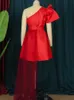 Plus size jurken Een schouder Rode feestjurk 4xl Korte mouw onregelmatige tule patchwork mini voor vrouwen avondcocktailjurksplus