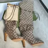 Designerstövlar Kvinnor Läder över knästövlar Röd Beige Canvas Zipper Lace Fashion Luxury Heels Casual High Heels Spets med Box No317