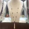 Hand geknoopt Lange natuurlijke 5-6 mm ketting Wit zoetwaterparel ingelegd met zwarte stenen kwast trui ketting mode sieraden