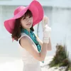 Шляпа Шляпа широких краев ht1681 2022 Корейский стиль Женщины Лето Большой лук большой большой упакованный пляжный солнцезащитный солнце