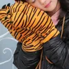 Cinq doigts gants mignon animal tigre griffe mitaines couple chaud doux moelleux complet doigt costume de fête pom-pom girls jouet anniversaire cadeau cinq cinq