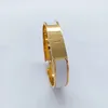 Herenontwerper Bangle armbanden Sieraden Vrouw Letter Bangle roestvrij staal man 18 kleuren Goudgespl. 17/19 Grootte voor mannen en mode -sieraden Bangen