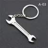 Hot Sleutelhangers voor Mannen Auto Bag Key Rings Combinatie Tool Draagbare Mini Utility Pocket Clasp Ruler Hamer Moersleutel Tang Schop 494 H1