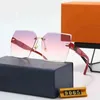 Óculos de sol de óculos de sol no exterior 2022 Viagem de rua feminina óculos de moda 9065