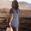 Altri abiti da sposa Boho Profondo scollo a V per la sposa Spiaggia Chiffon con spacco laterale Applicazioni Senza maniche Sweep Train Abiti da sposa bianchi senza schienale Altro