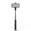 Q02S Wireless Selfie Monopods Trípode Soporte de triángulo plegable universal con luz de relleno para teléfonos inteligentes transmitido en vivo DHL UPS gratis