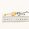 Colar de pingente de marca de luxo colar em forma de chave colares de letra V com logotipo e caixa de presente