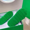 Jelly Sandalen Designer Lace-Up Slippers voor vrouwen Men Candy Colors Flat Beach Glaides Fashion Green Pink Yellow Foam Rubber Grootte YX5R
