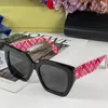 Damen Herren Karierte quadratische Sonnenbrille 4527 Vintage braune Qualitätssonnenbrille schwarz rot Streifenmuster Planke großer Rahmen Metallbuchstaben Sommerbrille Designer Shopping