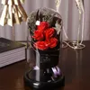 Dekoracyjne kwiaty wieńce wieńce czerwonej róży ze światłem LED w szklanej kopule na przyjęcie weselne Walentynkowe prezent matki Boże Narodzenie