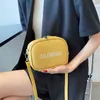 デザイナーバッグバッグ女性の新しい韓国語バージョンInsシンプルなメッセンジャーストリートトレンドシングルショルダーバッグレジャーアウトゼロウォレット