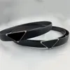 Modeläderbälten för kvinnor Designer Luxury Men Belts Metal Triangle Buckle Womens Herr Midjeband Classic Retro Belt 3 5cm Bredd 252i