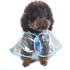 Les vêtements pour chiens habillent la lumière imperméable transparente d'imperméable belle petite avec le capot